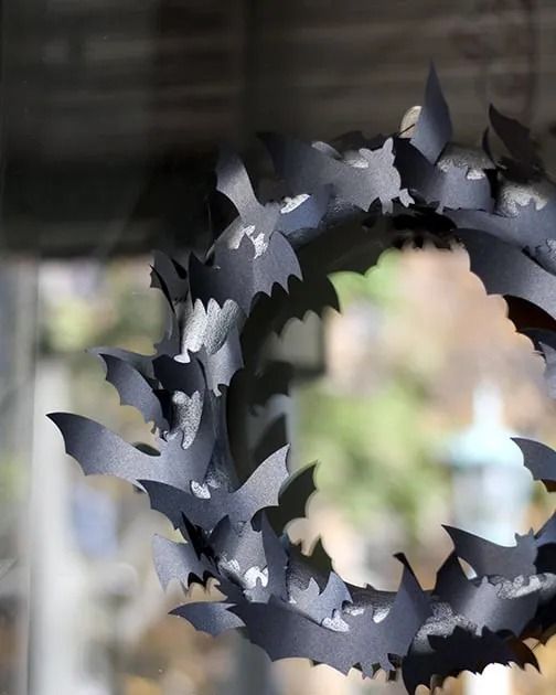 DIY Halloween Decoration Bat Wreath