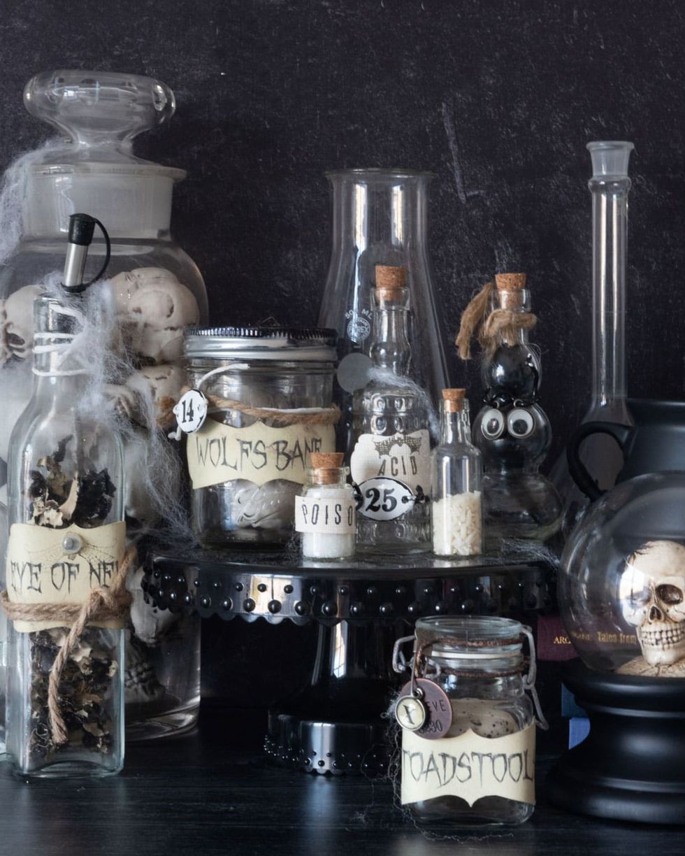 DIY Halloween decoration potion centerpiece
