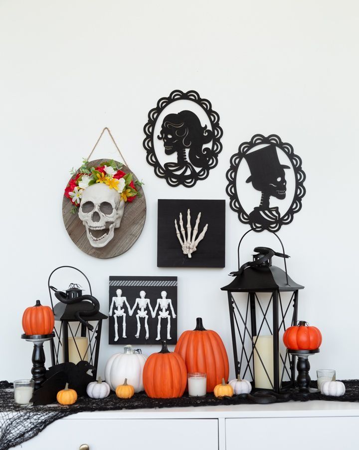 DIY Halloween Decoration Skeleton Wall Art