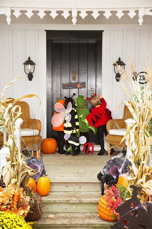 57 Outdoor Halloween Decorations - Porch Decorating Ideas For Halloween