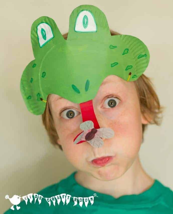 https://hips.hearstapps.com/hmg-prod/images/diy-halloween-masks-frog-mask-1623374691.jpeg