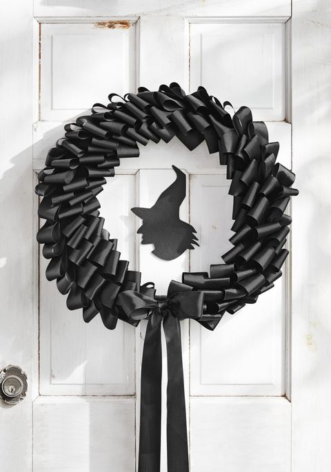 black ribbon halloween wreath