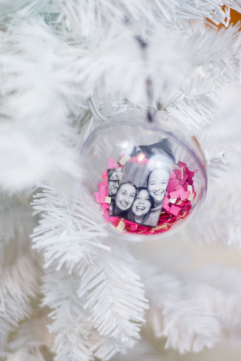 DIy Photo Booth Ornament