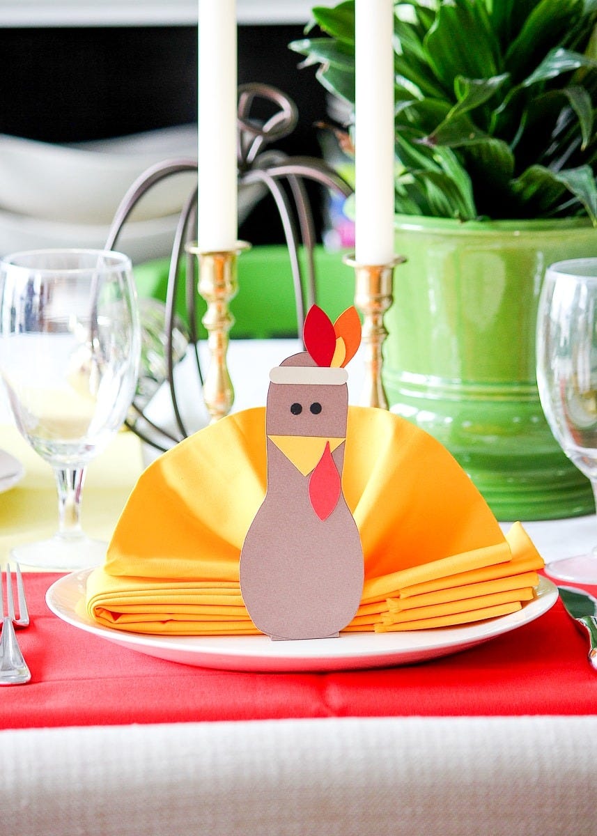 35 DIY Thanksgiving Place Cards to Delight Your Holiday Guests