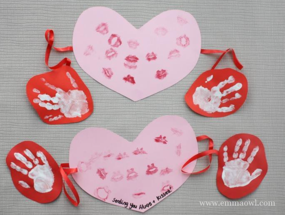 diy valentine cards, pink heart shaped cards with hand prints and kisses