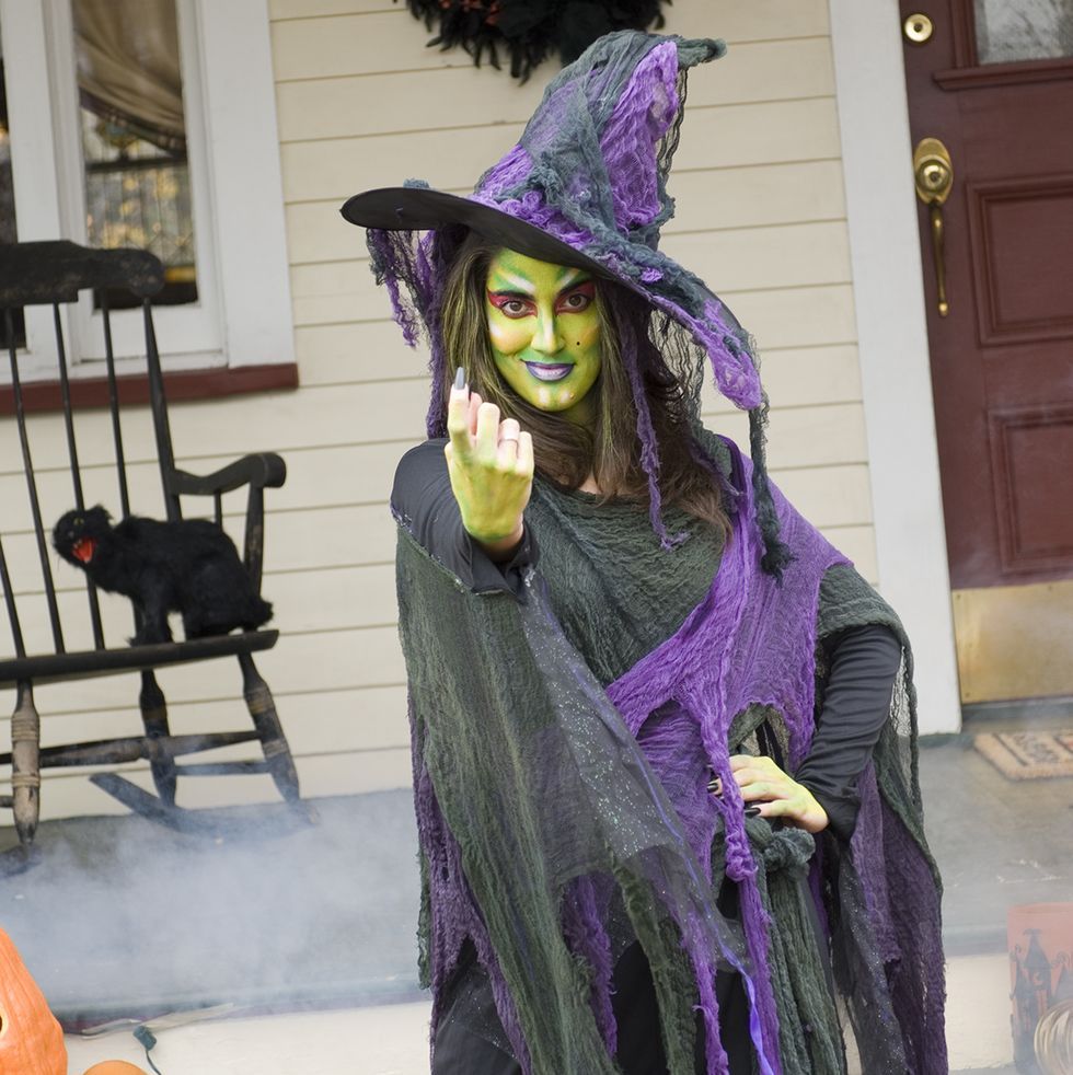 17 Easy DIY Witch Costumes 2021 - Halloween Witch Costumes for Kids and Adults