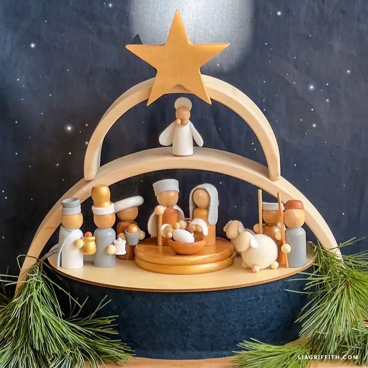 10 Great Group Christmas Crafts