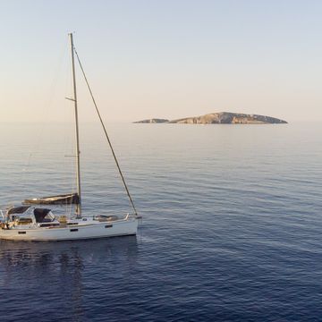 een zeilschip in griekenland bij een verhaal over compositie in fotografie
