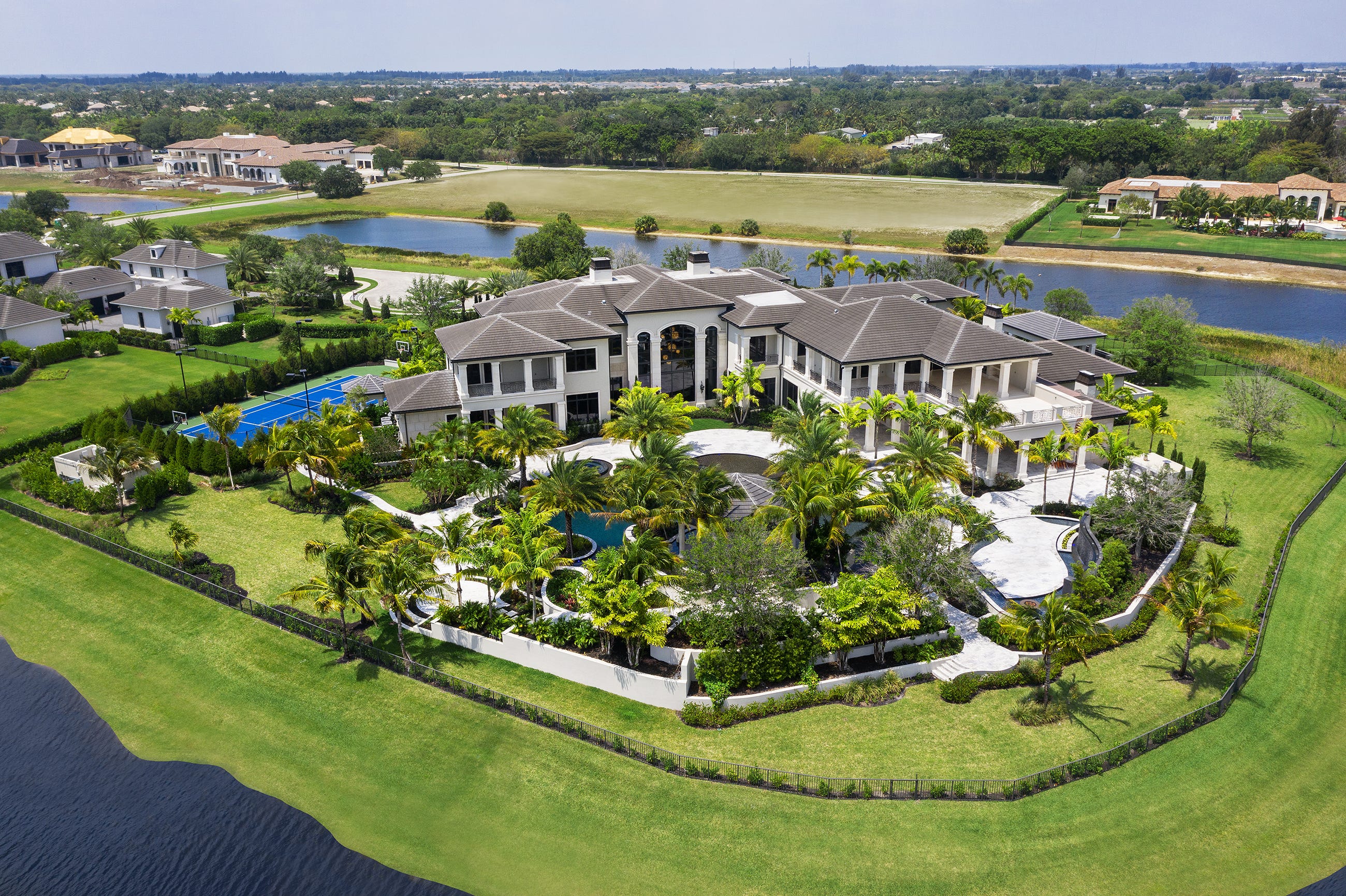 See Inside This Ultra-Luxurious $23.5 Million Florida Home