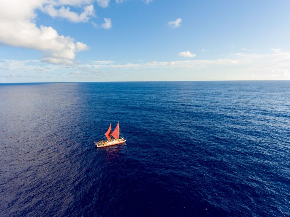Sinds haar eerste reis in 1976 heeft de Hklea de Stille Oceaan talloze keren doorkruist zoals op deze reis van Tahiti naar Hawa in 2017