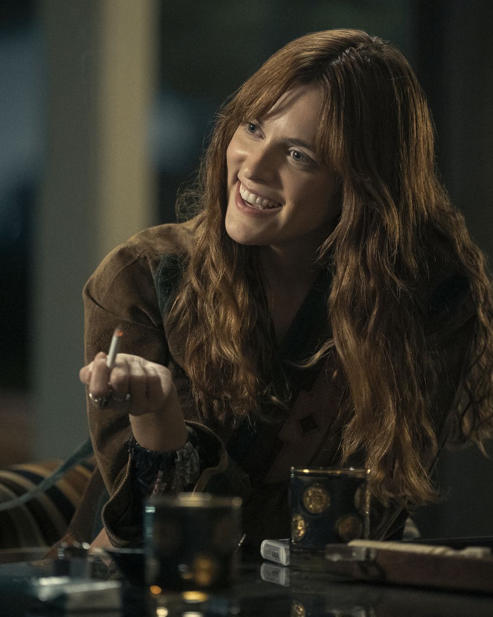 Riley Keough Brings The House Down In The Latest Trailer For 'Daisy Jones &  The Six