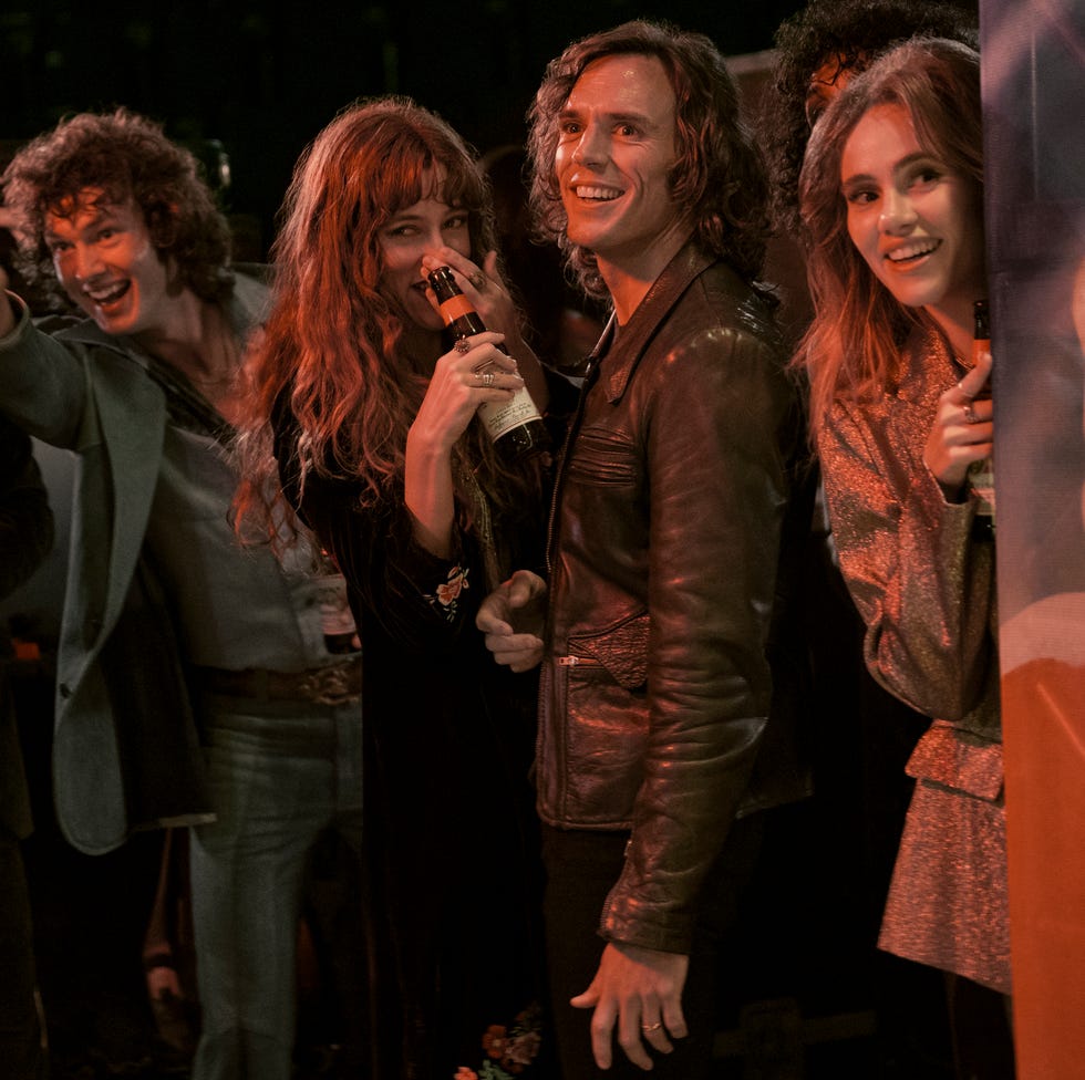Daisy Jones & The Six will harrison graham dunne, riley keough daisy jones, sam claflin billy dunne, suki waterhouse karen sirko