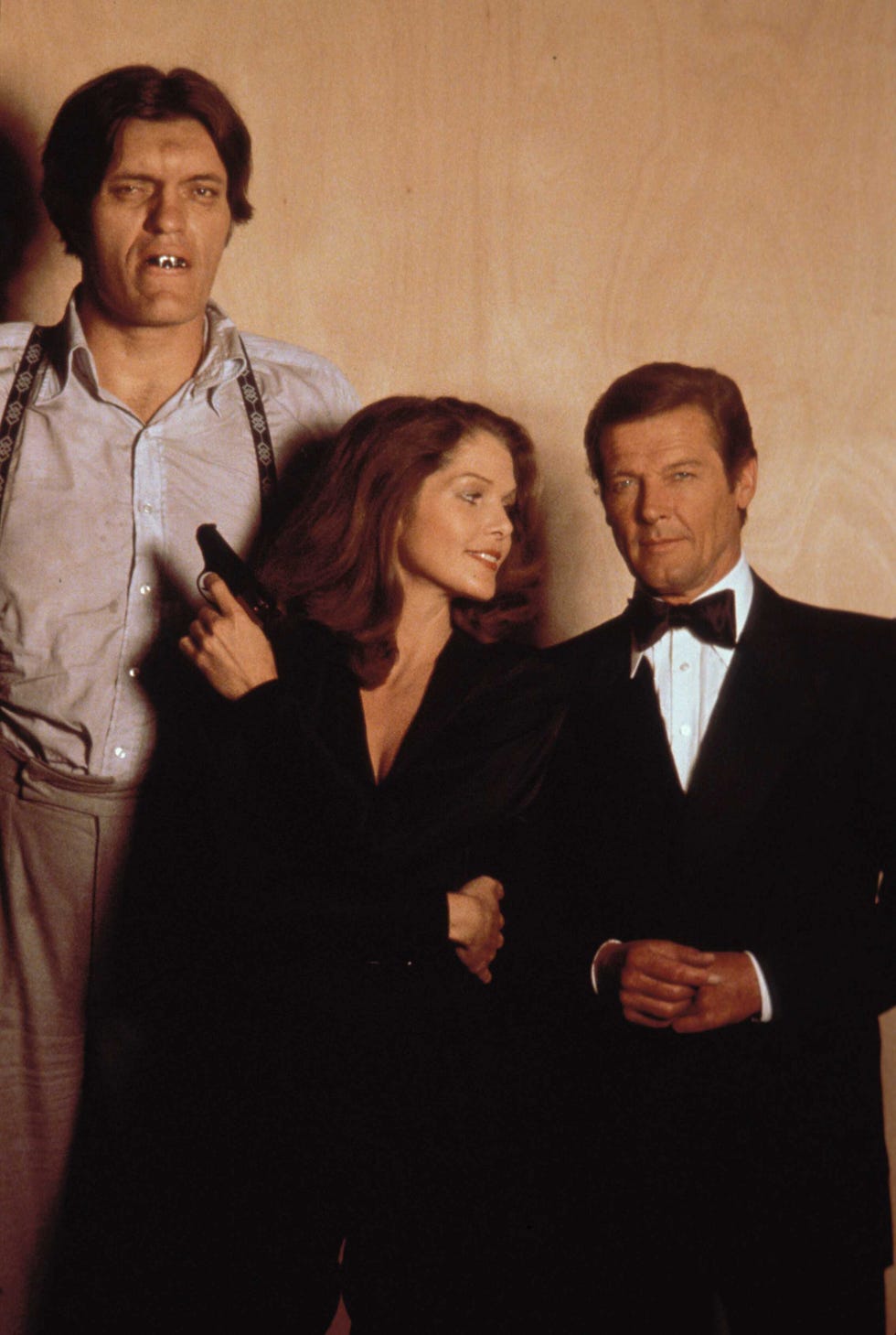 Barbara Bach y Roger Moore