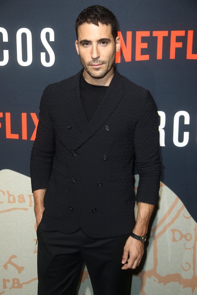 Suit, Premiere, Fashion, Hairstyle, Event, Formal wear, Outerwear, White-collar worker, Fashion design, Facial hair, 