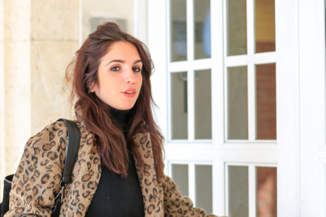 Hair, Face, Lip, Clothing, Skin, Beauty, Hairstyle, Fashion, Brown, Brown hair, 