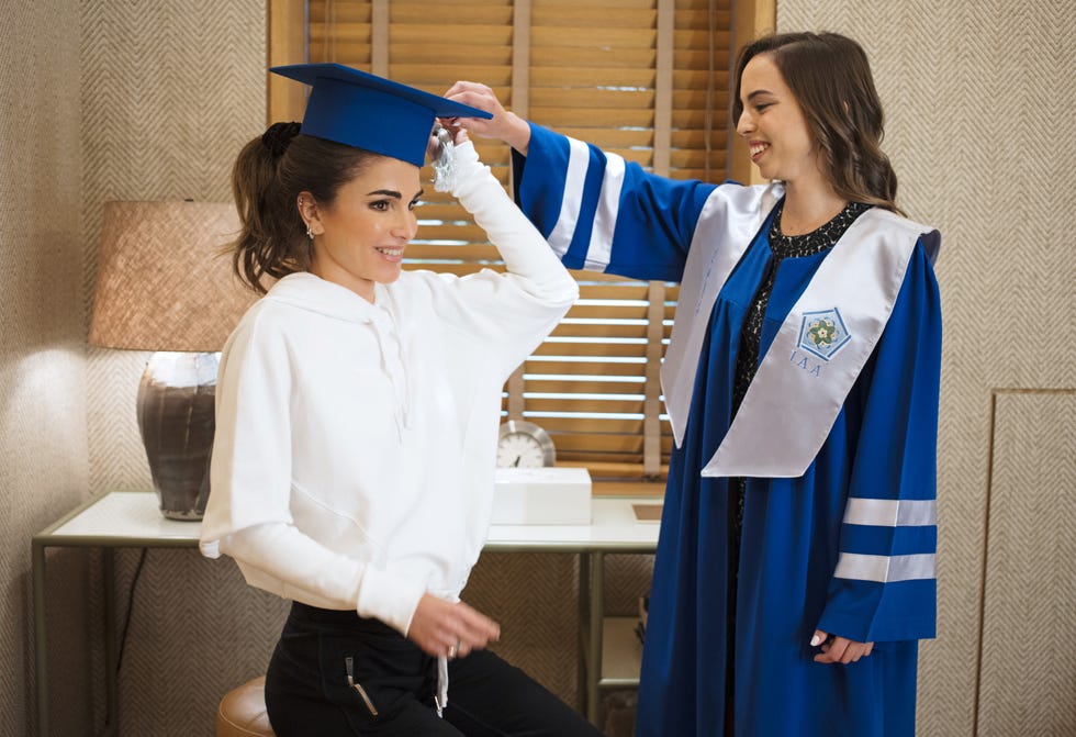 Rania de Jordania prepara la graduación de su hija Salma
