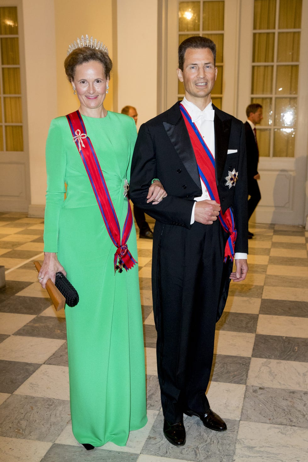 Formal wear, Costume, Suit, Event, Outerwear, Tuxedo, 