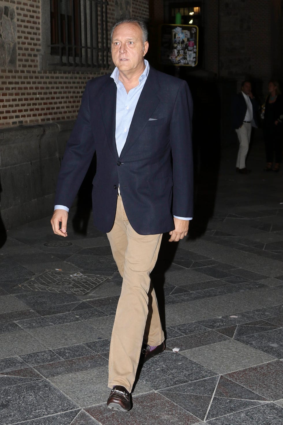 Suit, Clothing, Blazer, Formal wear, Outerwear, Standing, Snapshot, Tuxedo, Fashion, Footwear, 
