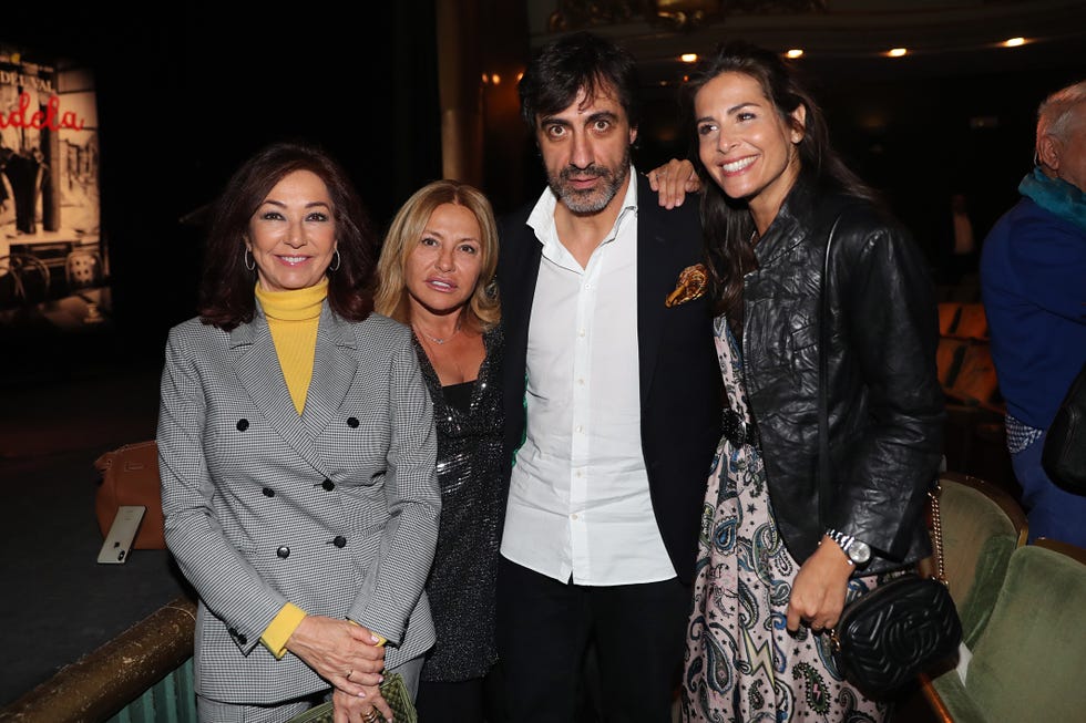 Event, Fashion, Textile, Night, Fashion design, Jacket, Party, Performance, 