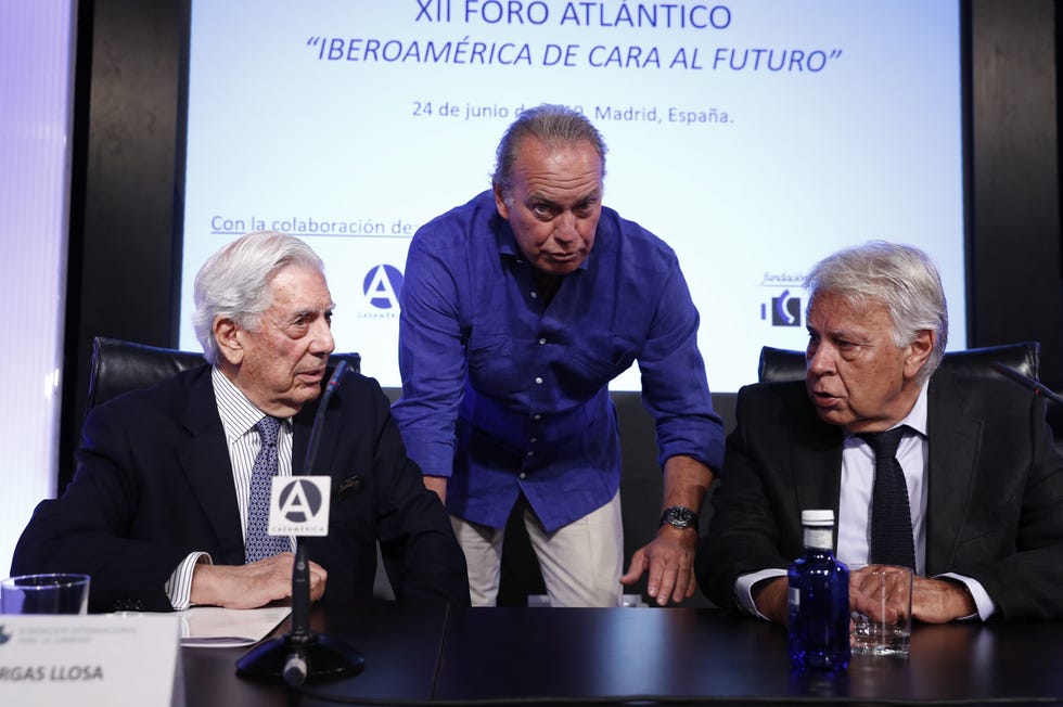 Mario Vargas Llosa, Bertín Osborne y Felipe González