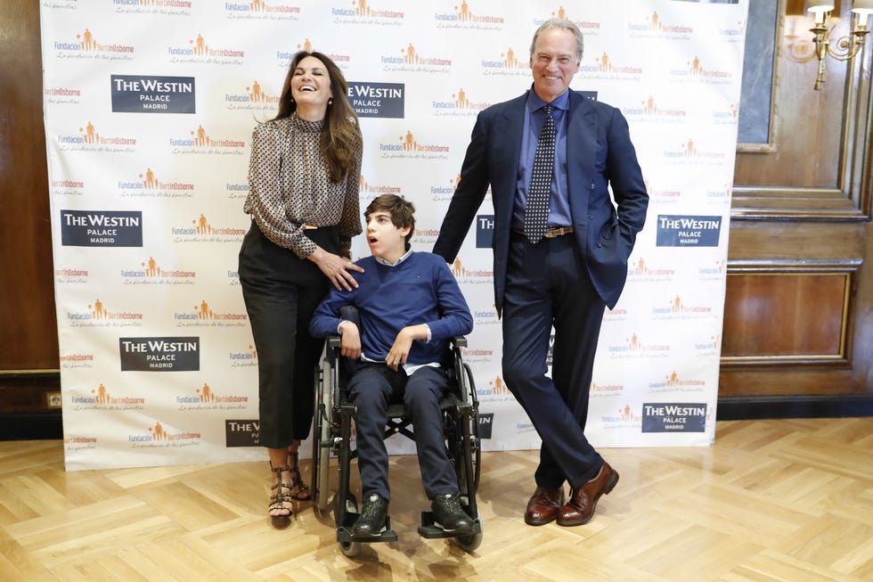 Fabiola Martínez y Bertín Osborne con su hijo  Gtres