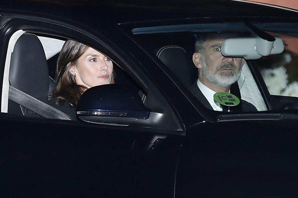 Felipe y Letizia se despiden de la infanta Pilar