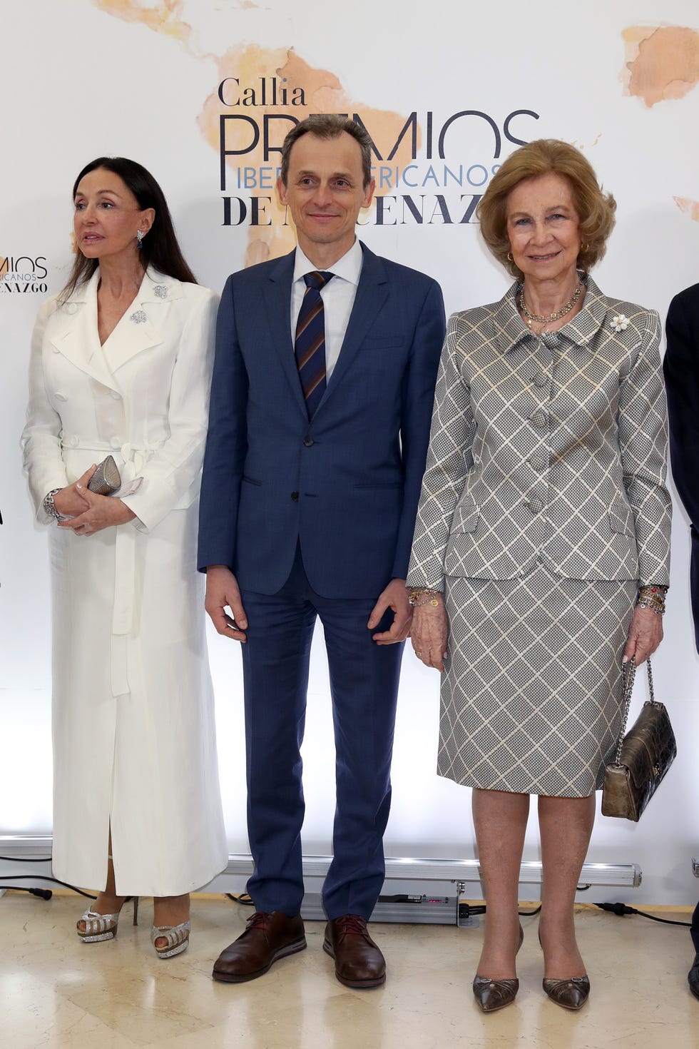 Suit, Fashion, Event, Formal wear, White-collar worker, Fashion design, Dress, Haute couture, Style, 