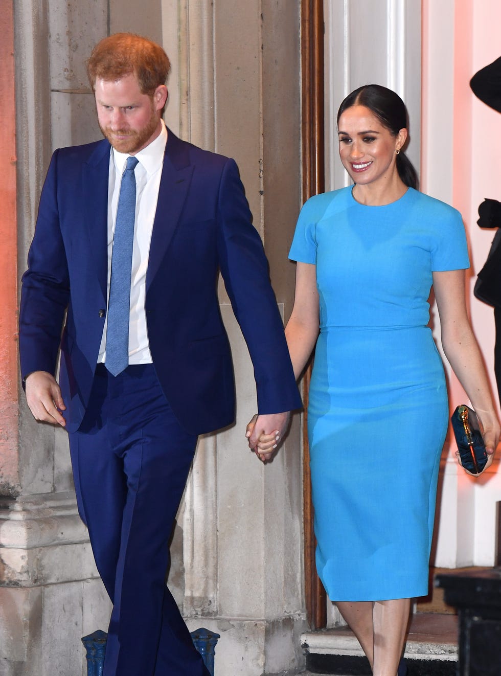 harry y meghan son avisados de la presencia de un oso en su casa
