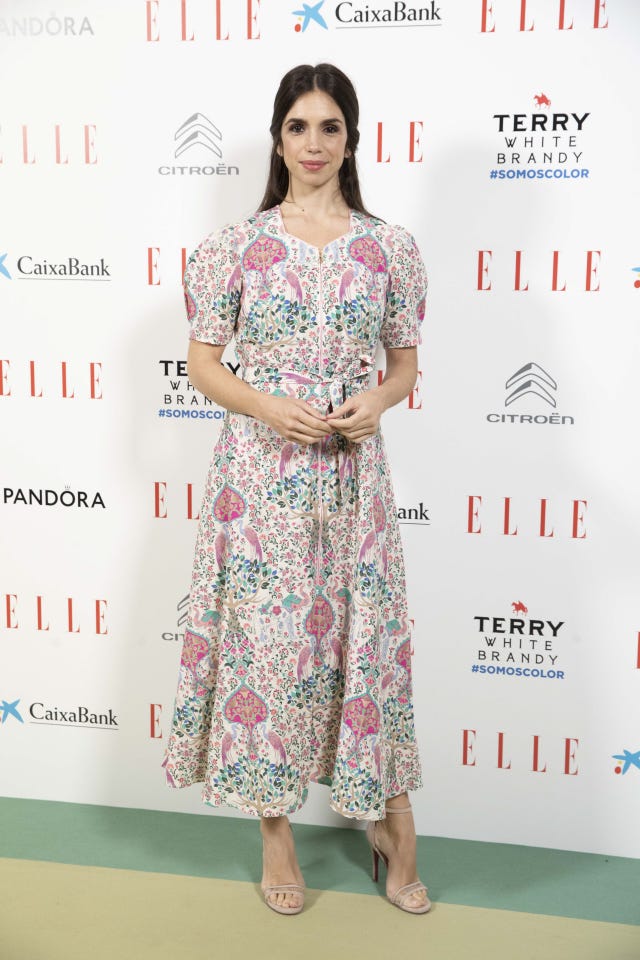 Elena Furiase celebra su cumpleaños con el vestido de flores que querrás estrenar esta primavera