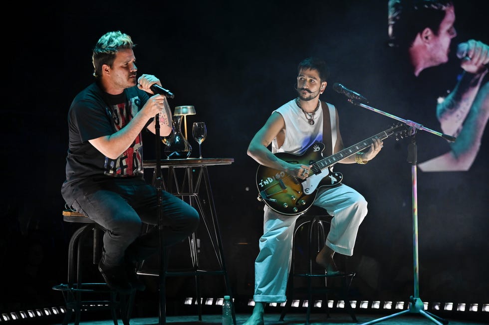 ﻿dani martín y camilo en un concierto en madrid