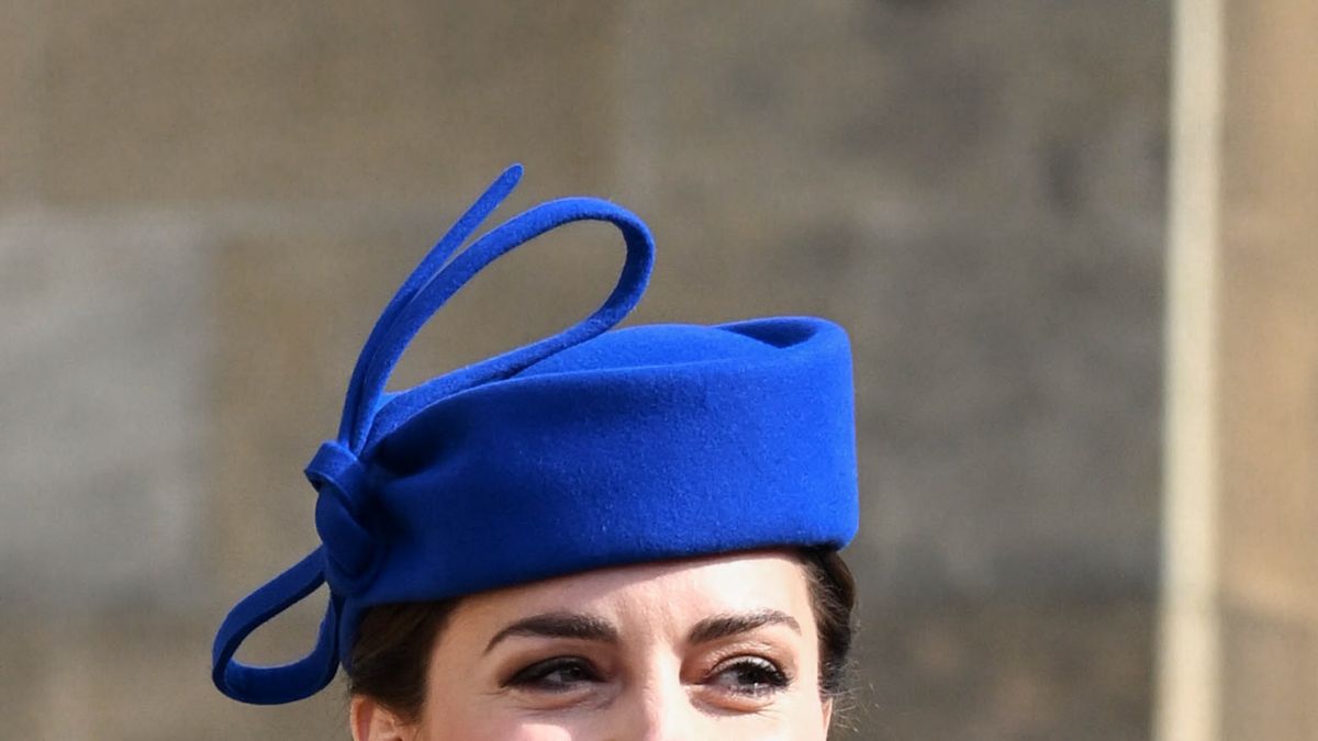 Azul, sí, pero eléctrico: Kate Middleton adelanta el color del verano (y lo  combina con una polémica e inesperada manicura)