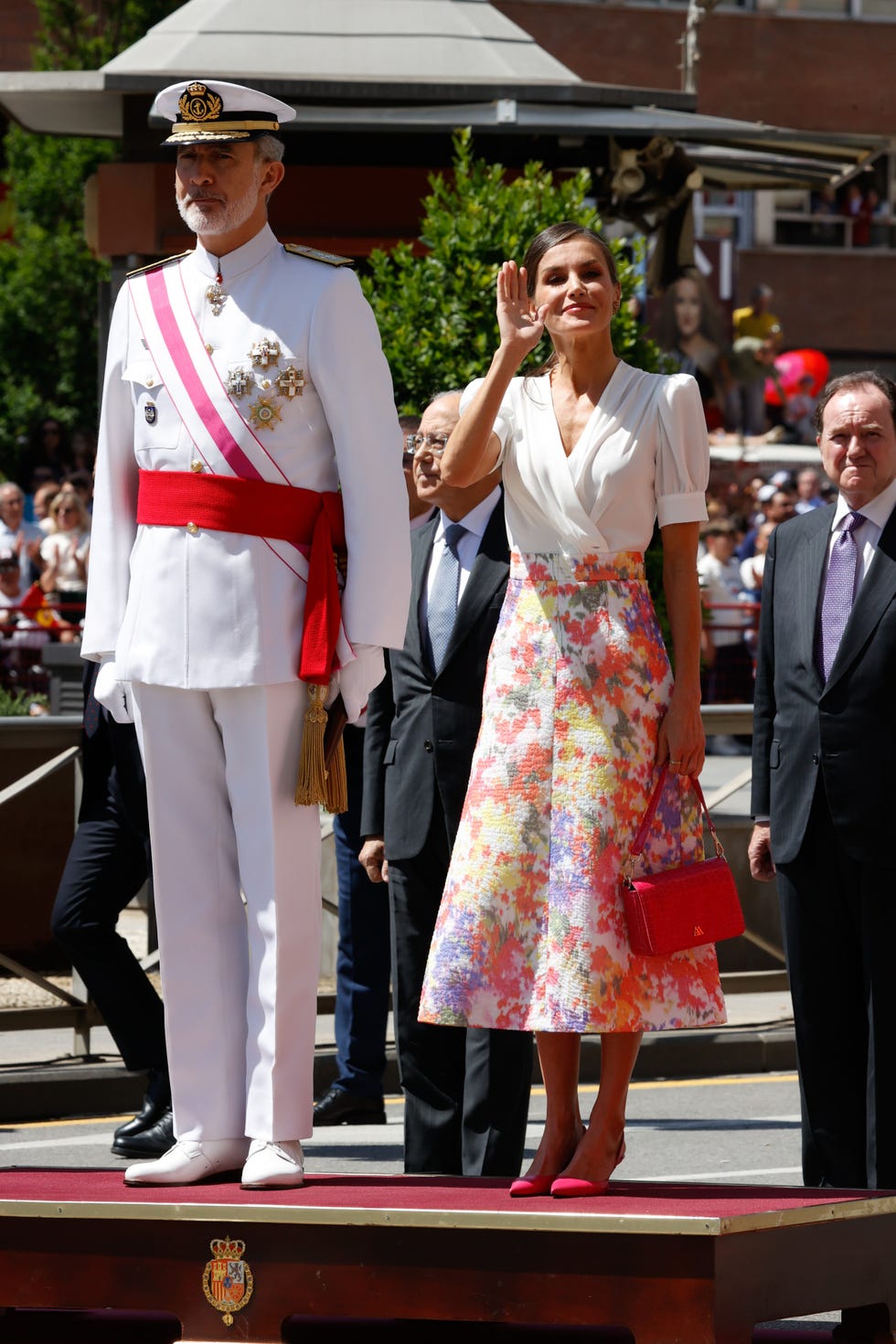 reina letizia look fuerzas armadas 2023
