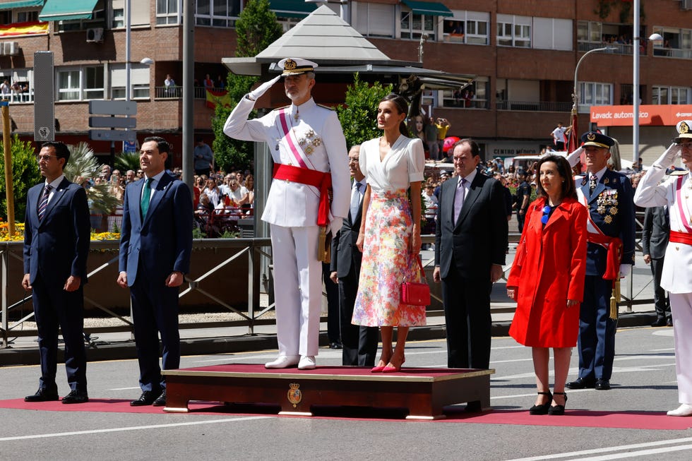 reina letizia look fuerzas armadas 2023