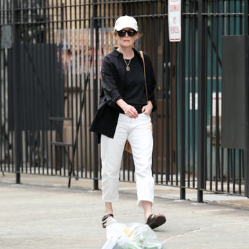 julianne moore con birkenstock de amazon