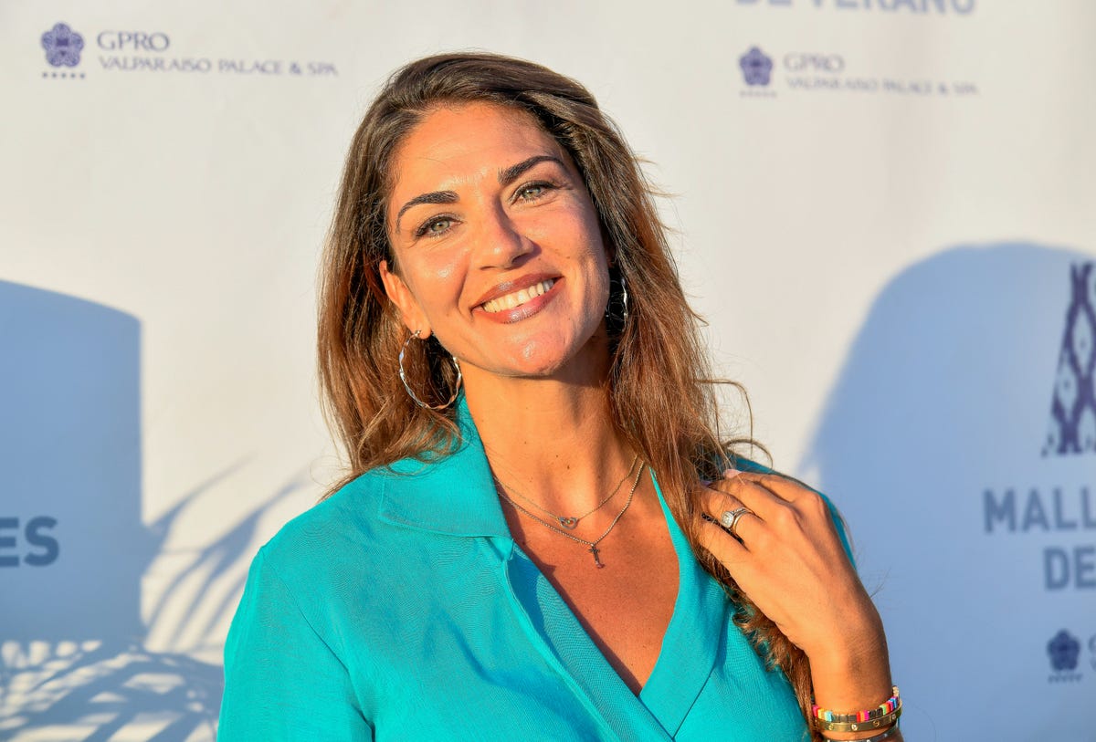 Lorena Bernal, radiante, recibe su premio Mallorquín de Verano: 