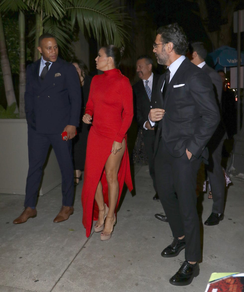 eva longoria vestio rojo largo