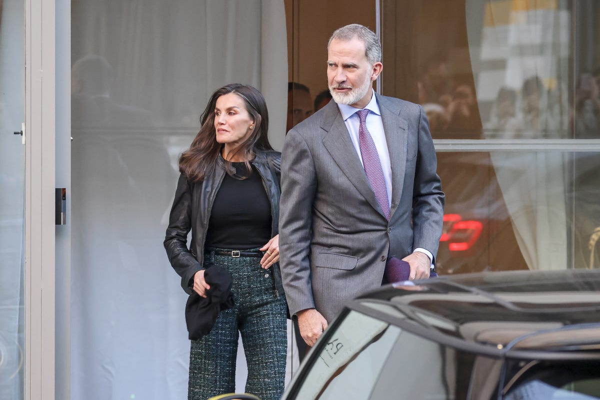 Letizia Y Felipe Vi Haciendo Vida De Ocio Normal