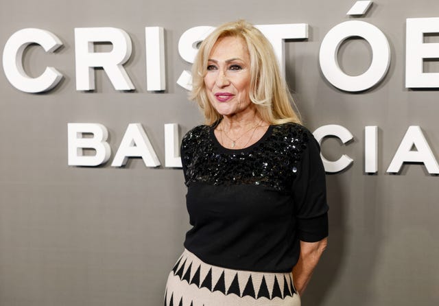 rosa benito photocall cristobal balenciaga