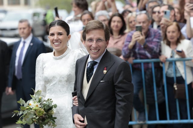 jose luis martinez almeida y teresa urquijo