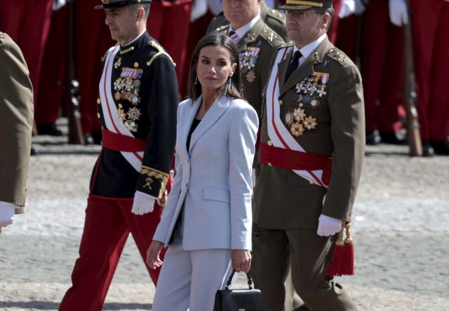 reina letizia rejura de bandera