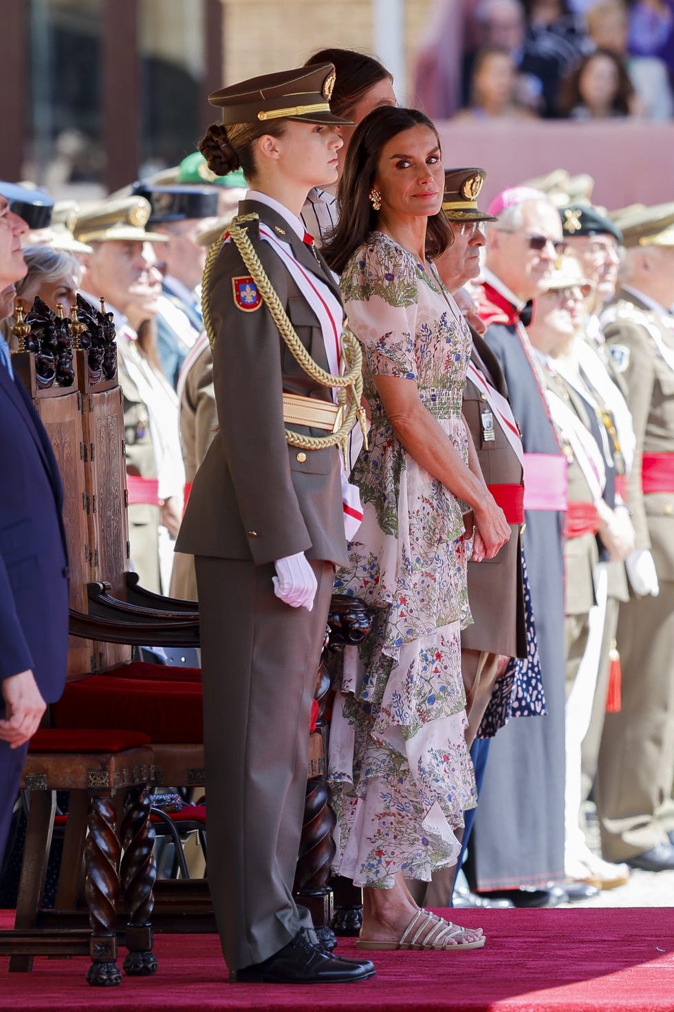 La Reina Letizia Copia El Look Que Llevó Carlota Casiraghi En El 2015 