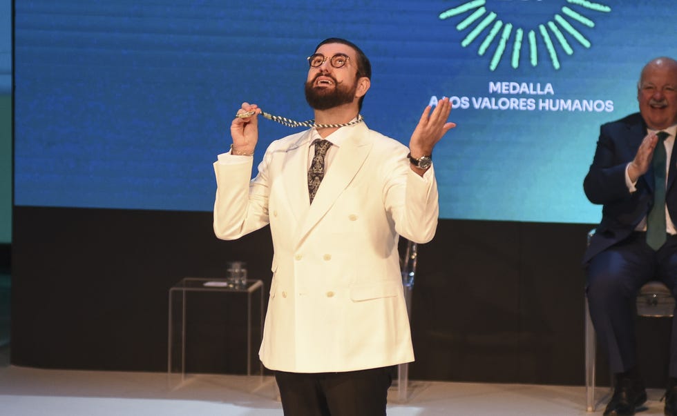 manu sanchez medalla andalucia