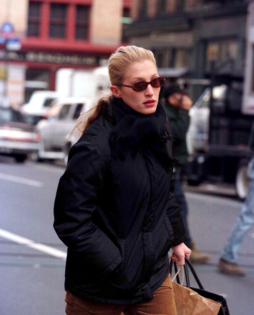 Did JFK Jr's Wife Carolyn Bessette Predict Her Death? Details HERE –  SheKnows