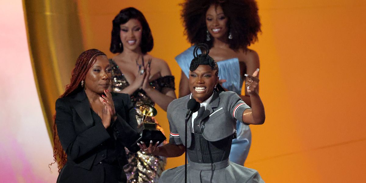 read-doechii-s-full-acceptance-speech-at-the-2025-grammys-after-winning