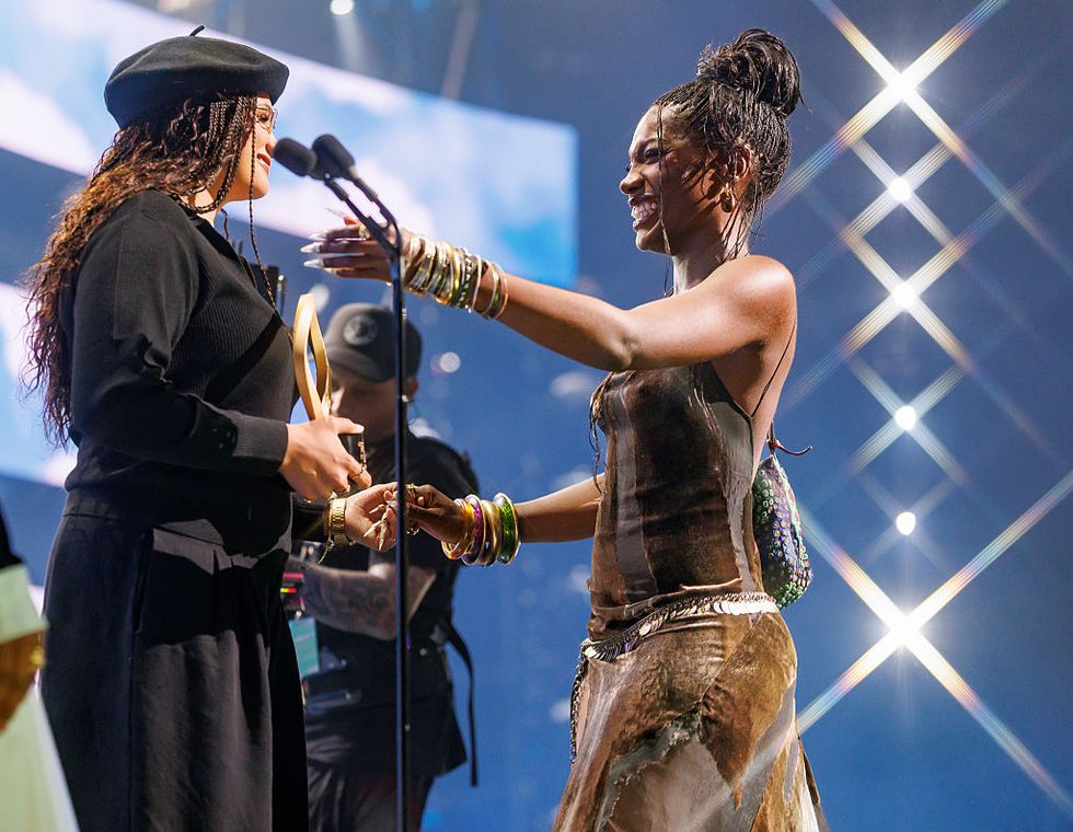 Billboard Mujeres en la Música 2025 en el interior