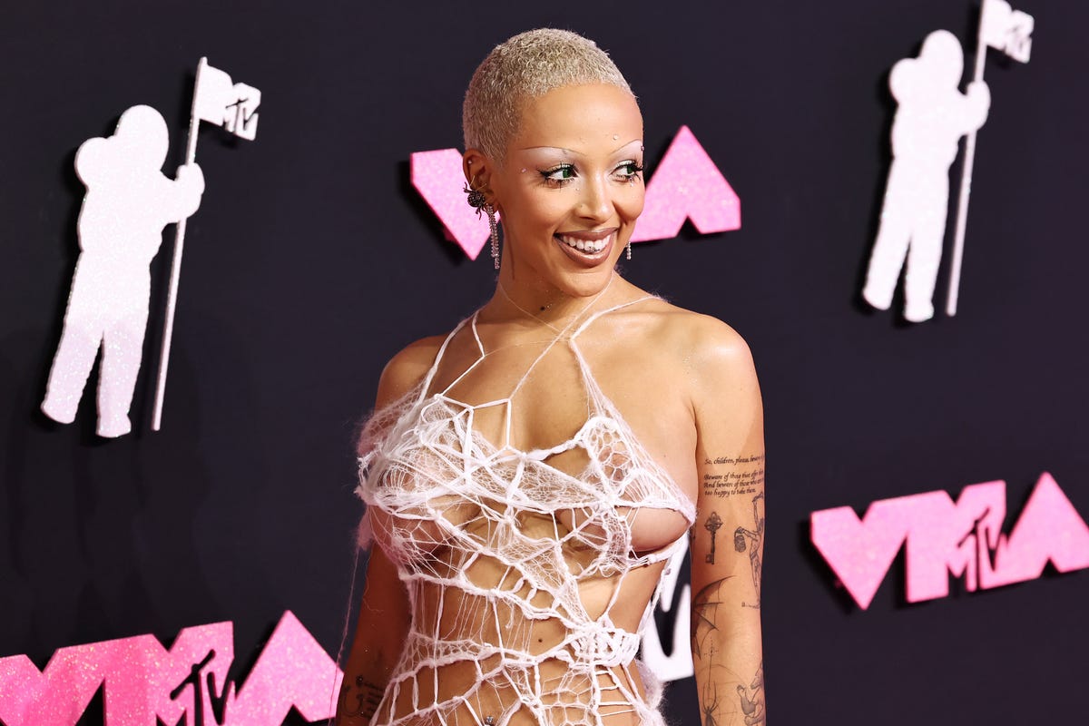 Doja Cat Wears Naked Spider Web Dress to the 2023 MTV VMAs