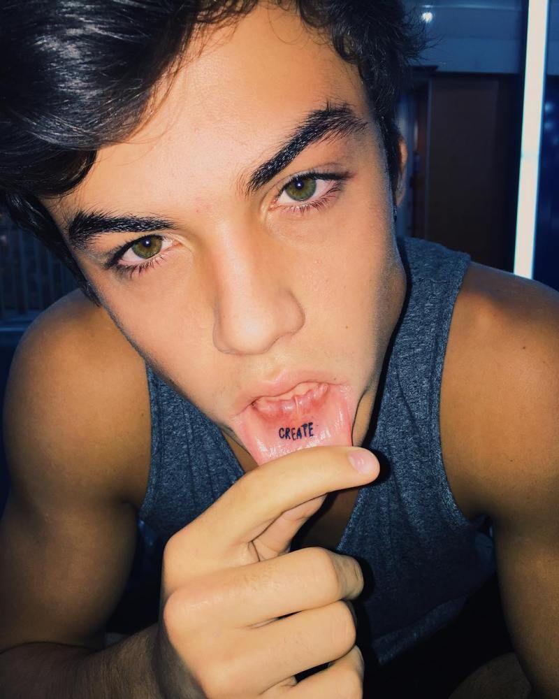 Dolan Twins Lock Screens  Pictures on Twitter I love their tattoos Ive  got 2 tattoos and I would like that the twins write me a 3rd tattoo about  them  GraysonDolan 