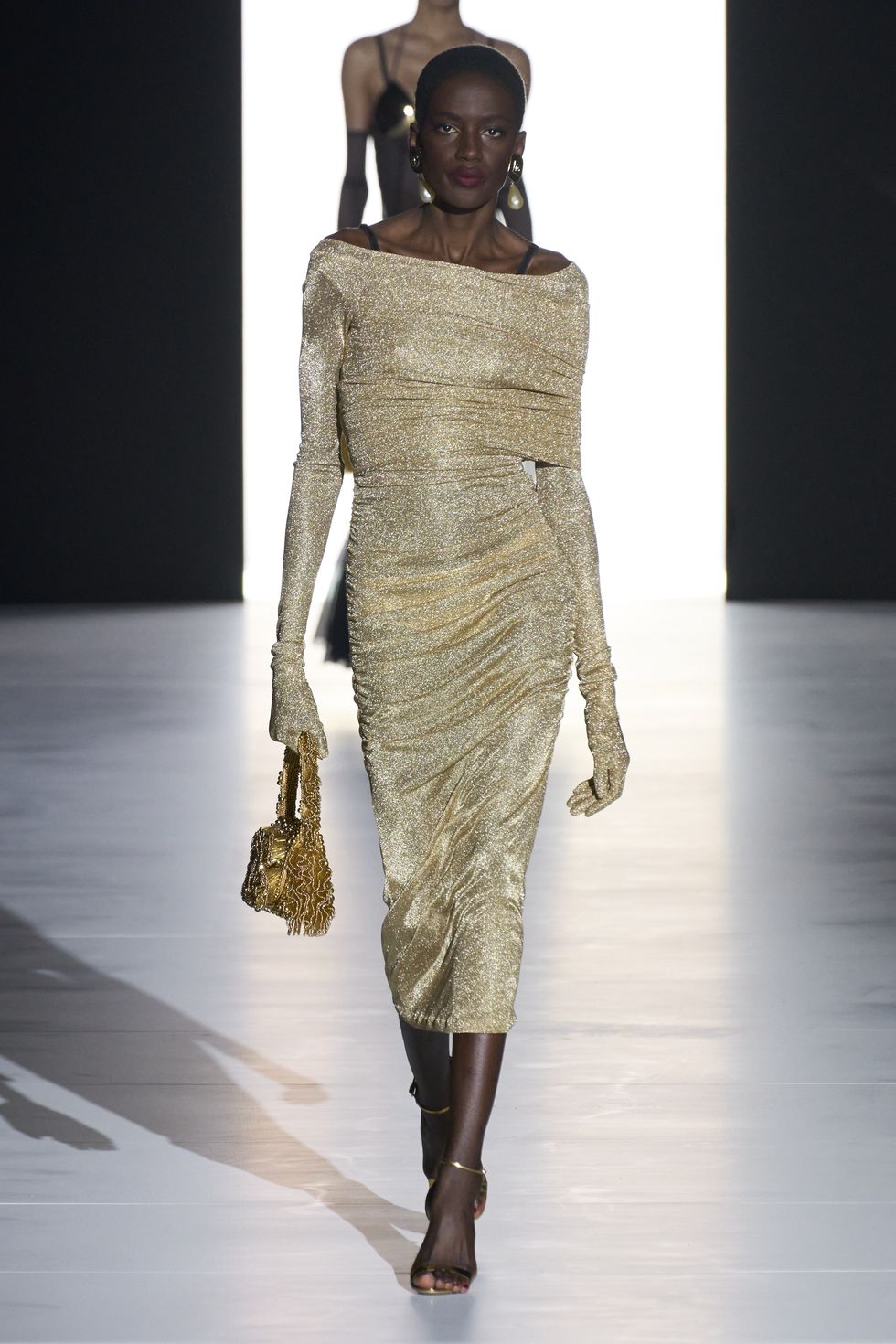 bolso dorado tendencia moda mujer invierno