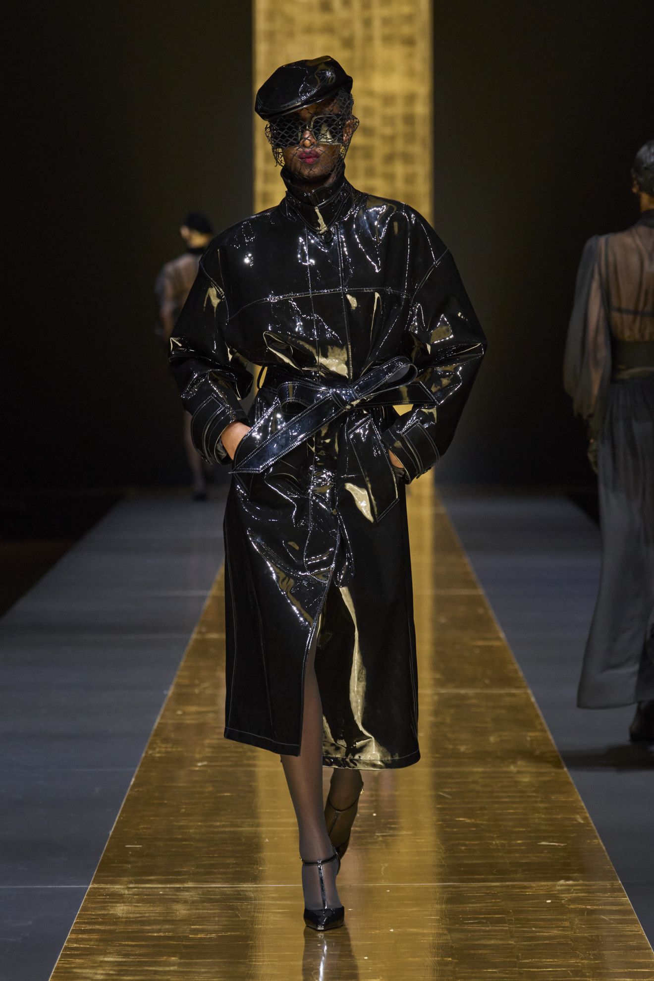 ドルチェアンドガッパーナ花柄シルクブラウス大人着用可！ ドルチェアンドガッパーナ花柄シルクブラウス大人着用可