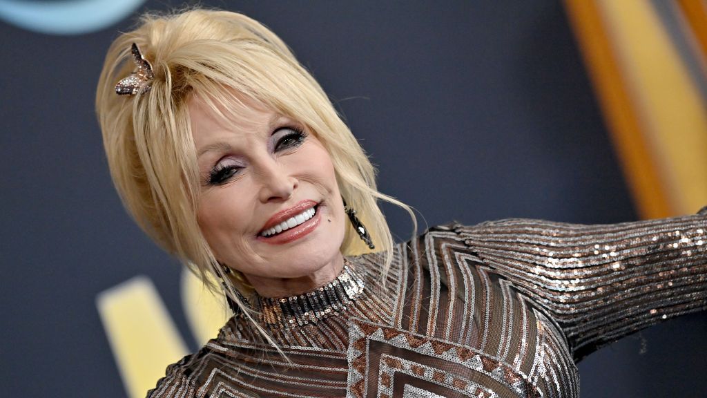 Dolly Parton Analsex Com - Fans Shower Dolly Parton With Love Over Her Latest IG Pic